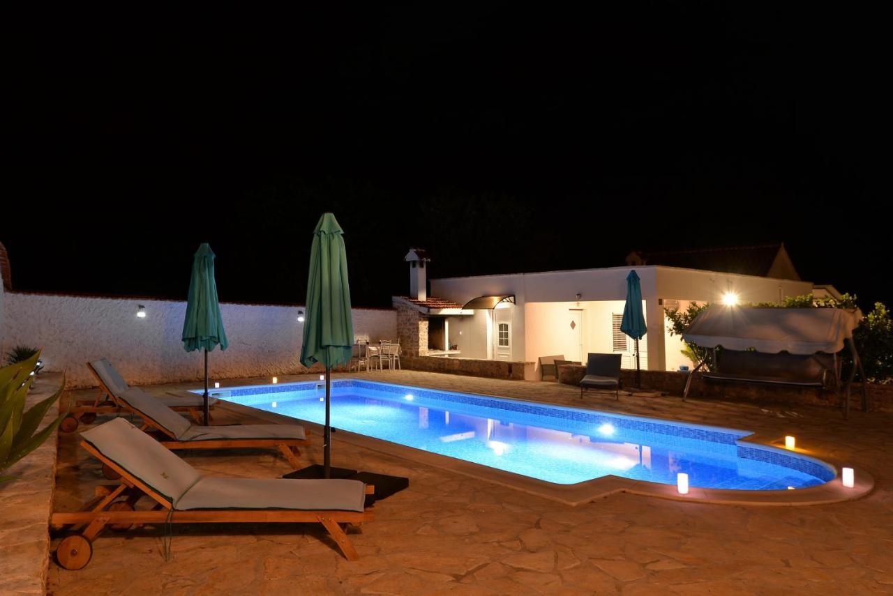 House Vidamo - Vacation Home With Swimming Pool Mala Cista Dış mekan fotoğraf