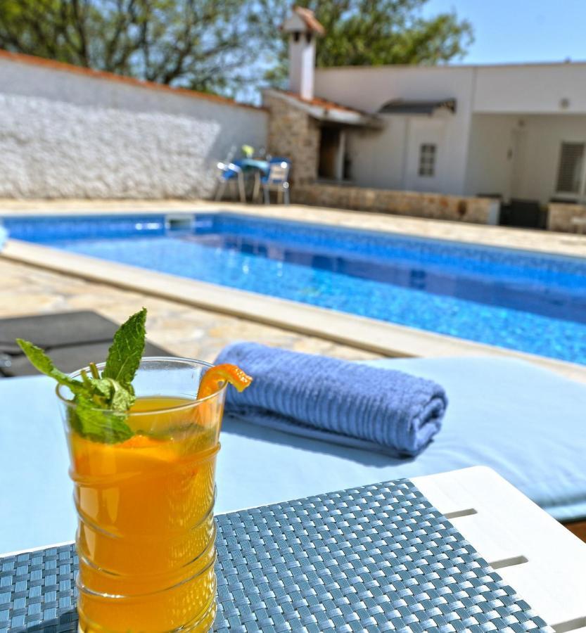 House Vidamo - Vacation Home With Swimming Pool Mala Cista Dış mekan fotoğraf