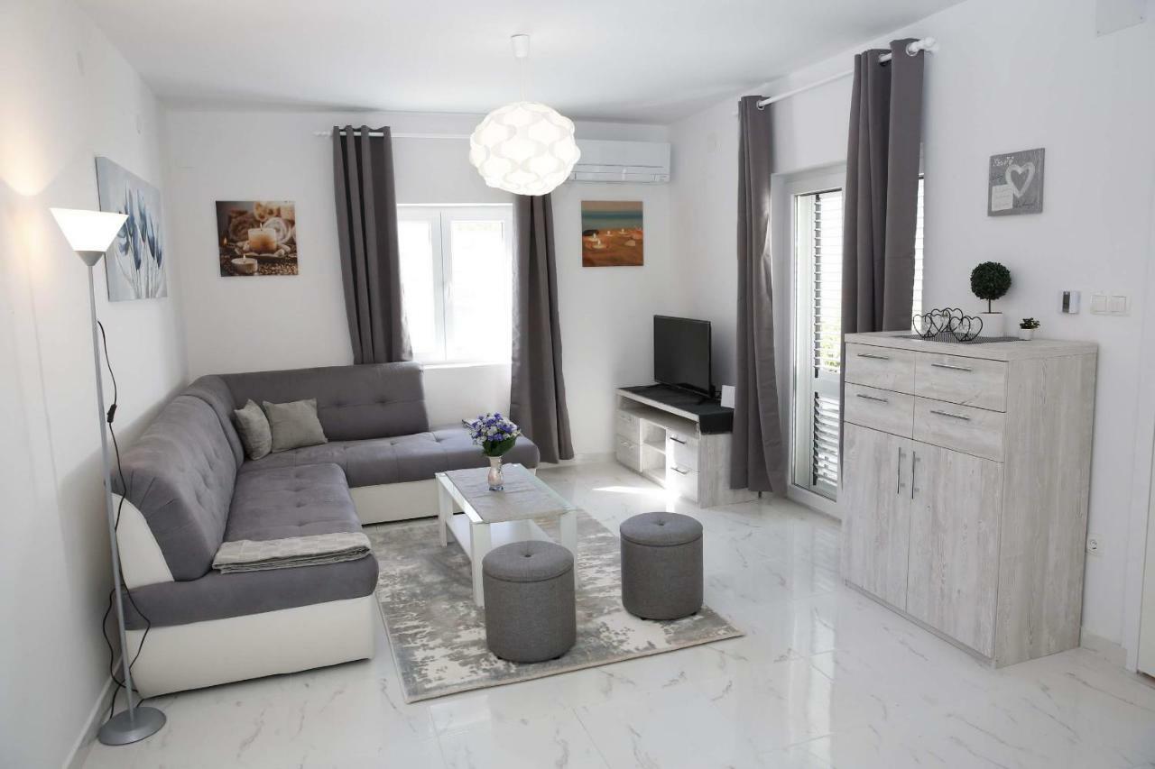 House Vidamo - Vacation Home With Swimming Pool Mala Cista Dış mekan fotoğraf